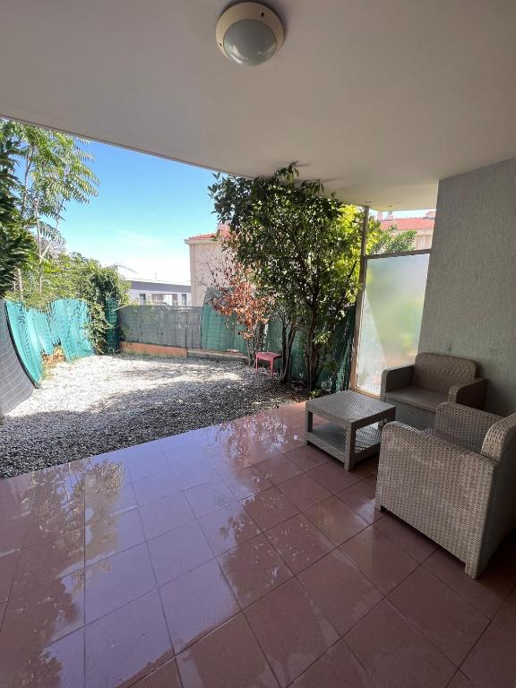 Grand studio avec terrace et parking - 5