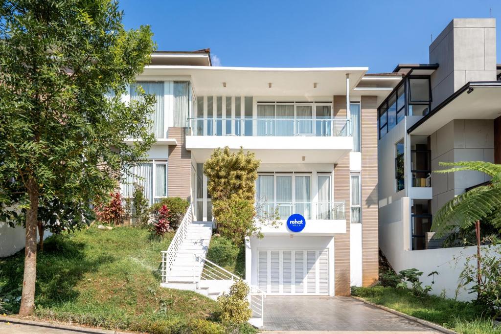 Rehat at Villa Golf Island Dago Resort II, Bandung