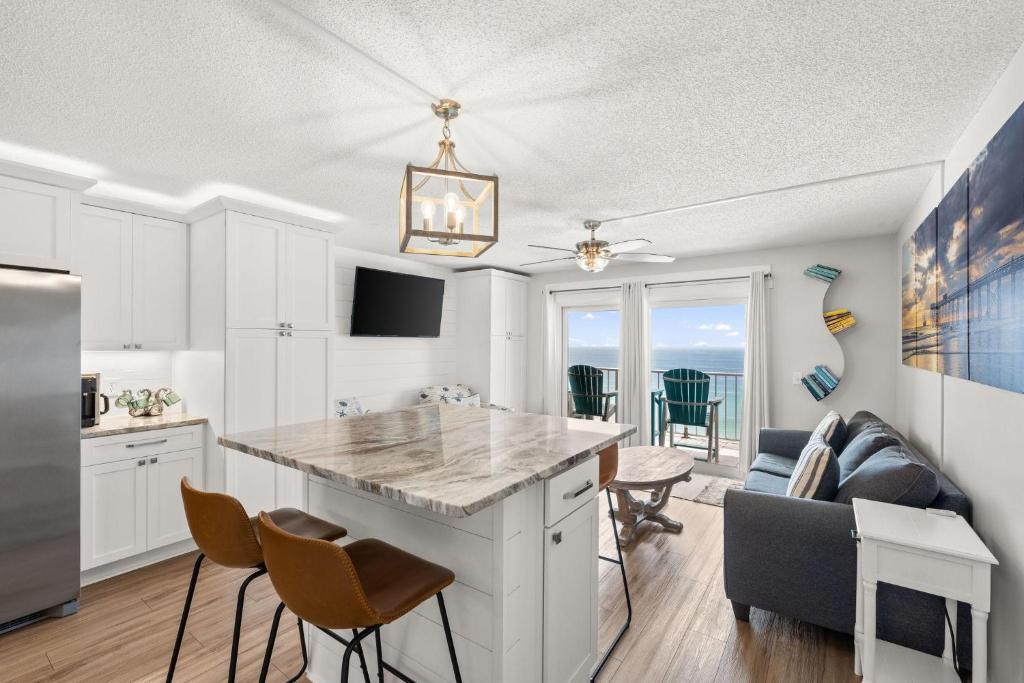 Emerald Wave - 1419 Summit, Panama City Beach