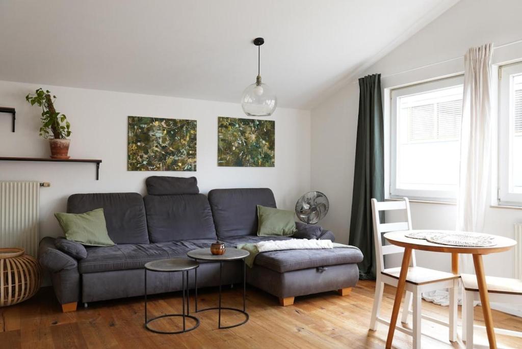 Green oasis with large balcony & parking - 1