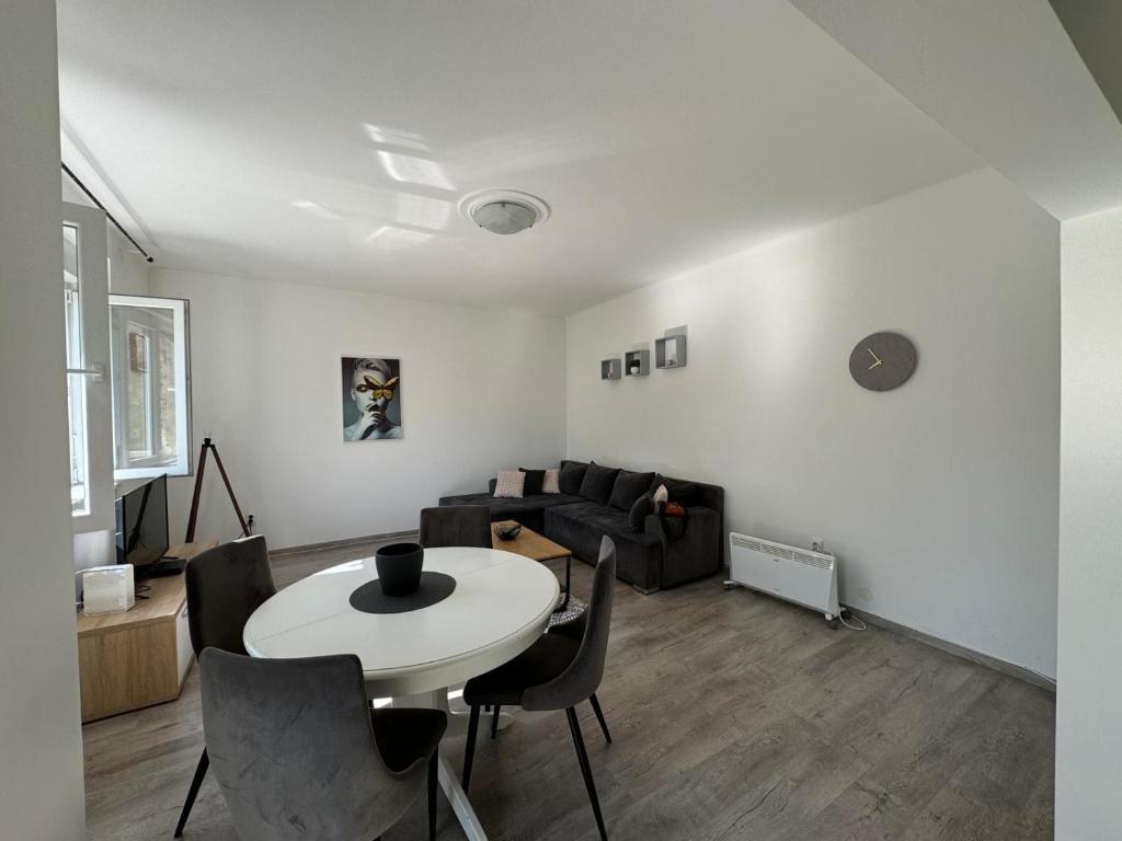 Townhouse - Apartments - 2