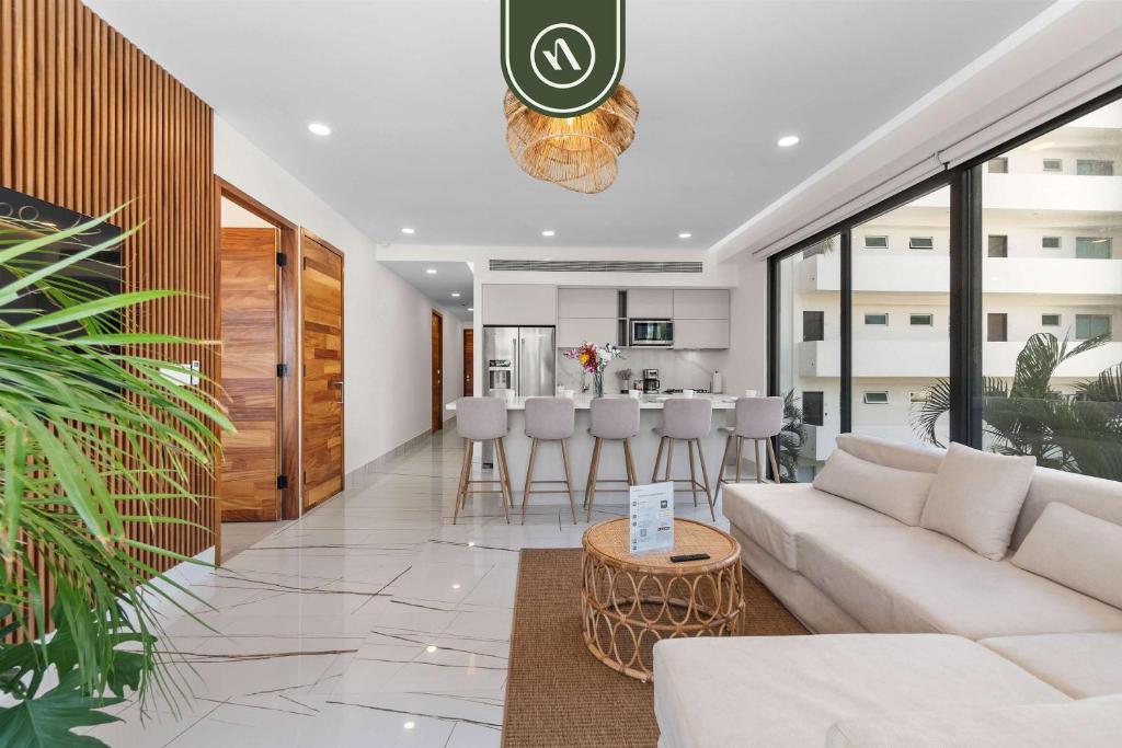 Luxury 2 BR Condo with Dream Pools - Beach - Art - 1