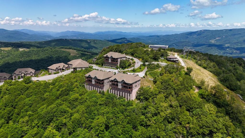 Top of the World at The Reserve, Banner Elk