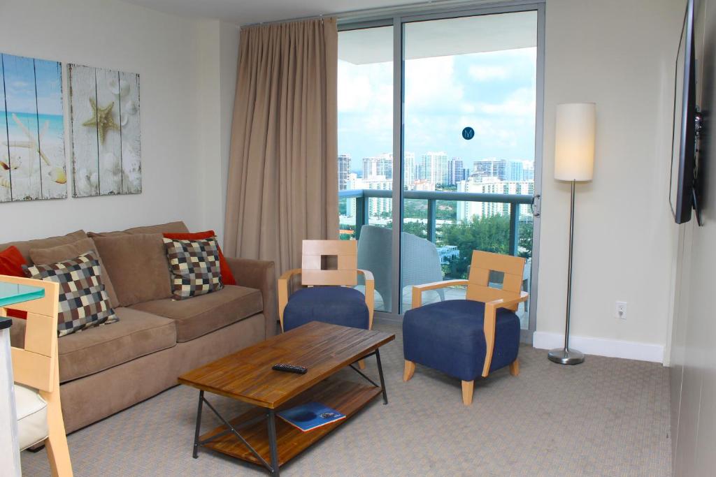 Marenas Resort PRIVATE UNIT daily refresh not included, Sunny Isles Beach