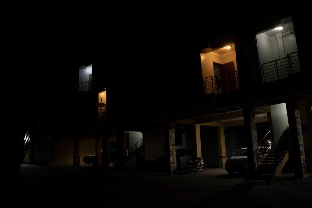 Pixelairbnb, Kampala