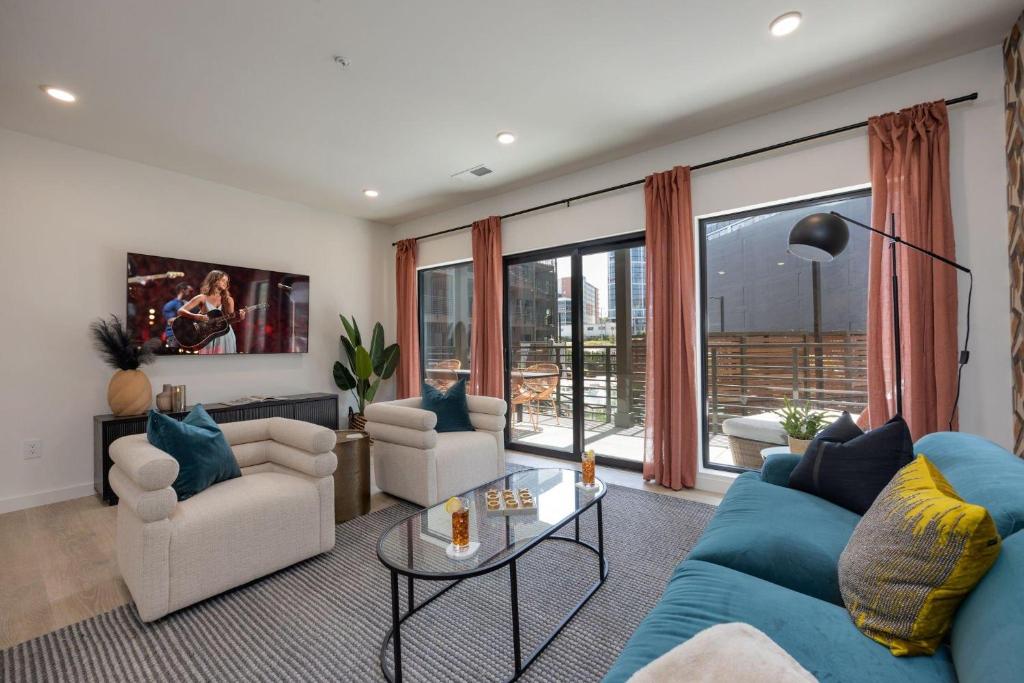 Hyve - Boho Bliss - 3 Bedroom - Located In SOBRO, Nashville