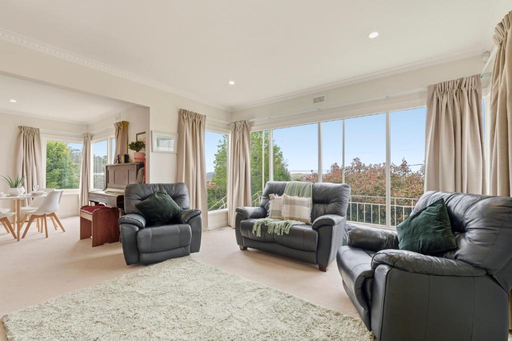 Delightful Delta - 3 Bedroom House - Taroona, Taroona