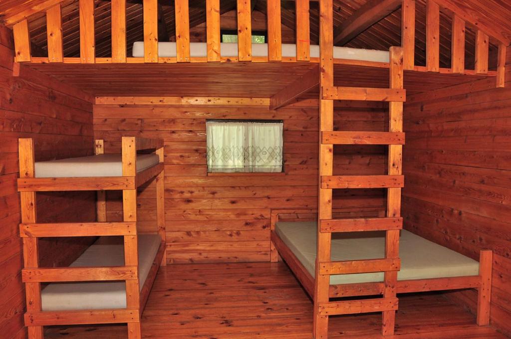 Fremont Jellystone Park Loft Cabin 5 In Appleton Wi Room Deals