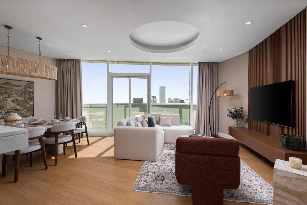 Maison Privee - Dazzling Downtown Retreat with Panoramic City Views, Dubaï