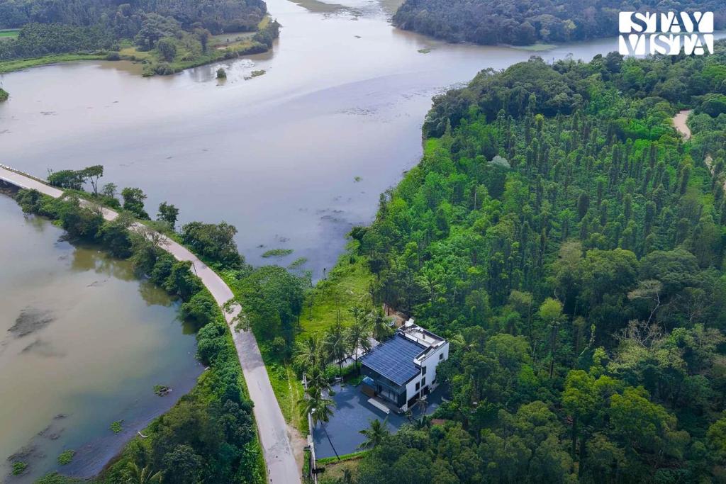 4BR The Rivernook - Riverfront, Jambur