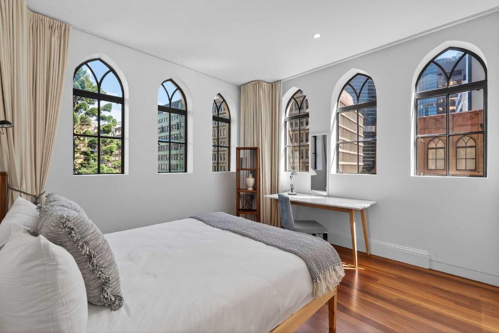 Split Level City Loft with Private Balcony, Sydney