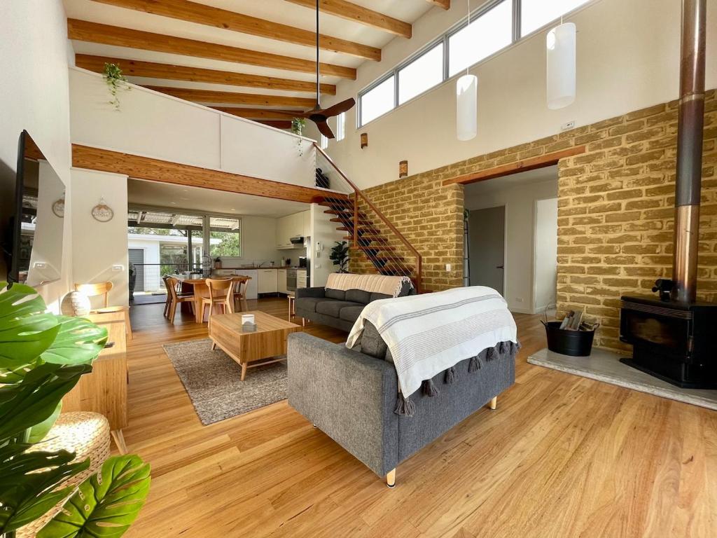 Dusky Waters - Modern & Spacious - EV charger, Sanctuary Point