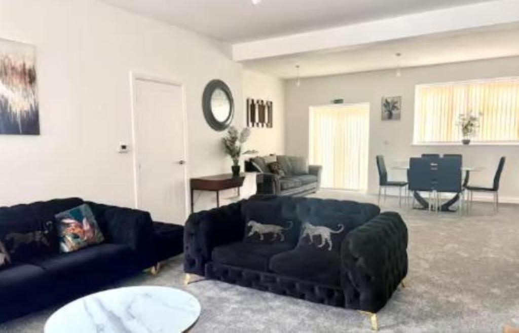 Syster Properties Leicester LE3 Stay with Free Parking Peaceful Area at Sangha walk, Leicester