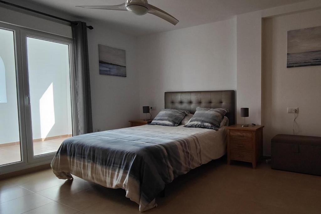 Luxury Golf View 3Bed Penthouse Sleeps 6 Balcony - 2