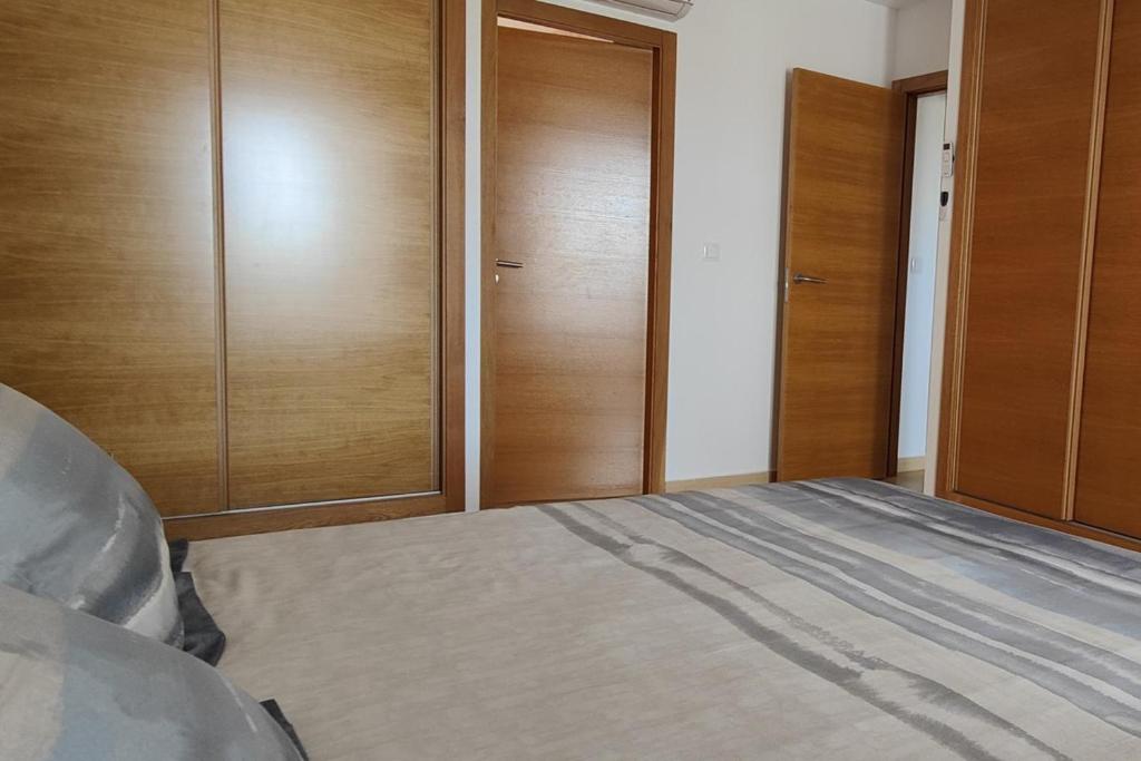 Luxury Golf View 3Bed Penthouse Sleeps 6 Balcony - 5