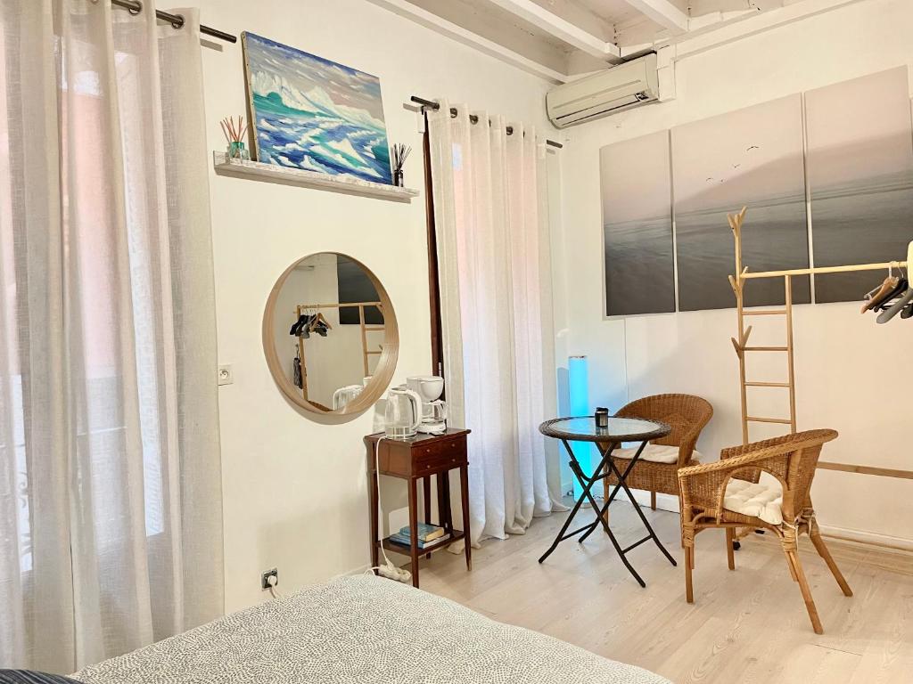 Authentic living in a Historical Monaco area - 2