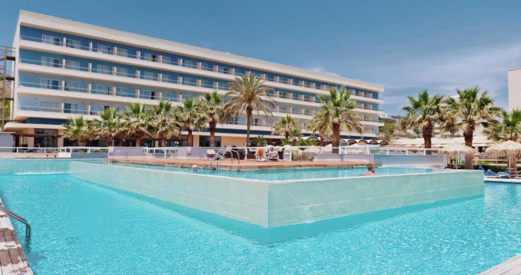 Blue Sea Beach Resort — Swimming pool in Faliraki, South Aegean