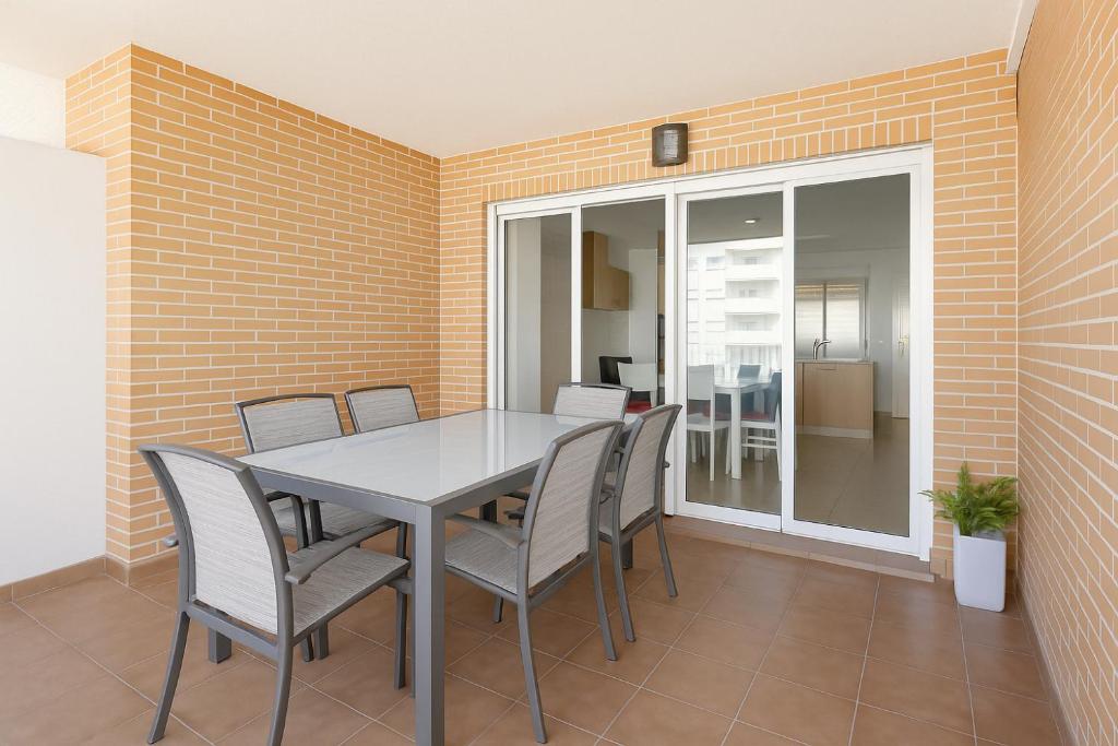 Tu refugio en Canet, piscina, parking y playa - 3