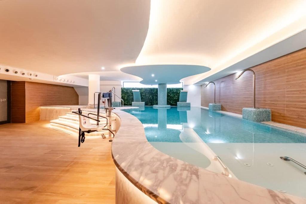 Luxury 2BD Flat - Pools - Parking - Spa - Gym - 4