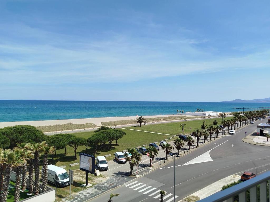 Lumineux T2 proche plage, commerces dans résidence avec ascenseur-5FL87 - 2