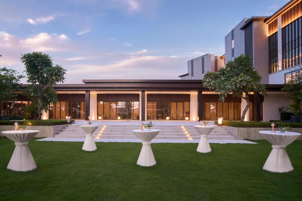 InterContinental Ha Long Bay Resort: Vị trí, đặc điểm, tiện ích, giá bán các hạng phòng & kinh nghiệm đặt phòng