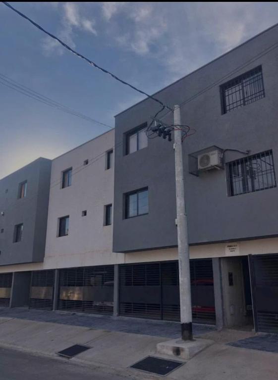 Departamento a metros del Shopping - 1