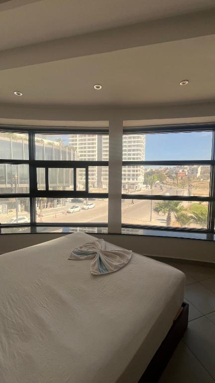 Sunrise studio, Tanger