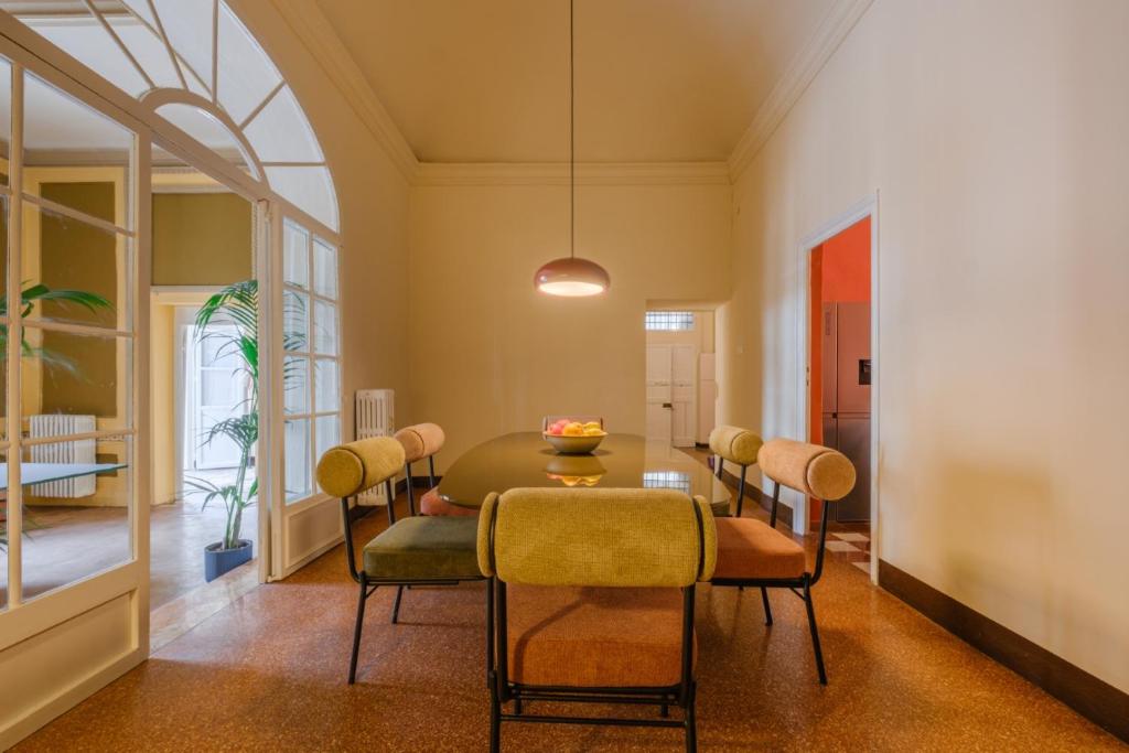 Unique Luxury Bologna Penthouse with Frescoes and Charm - 5