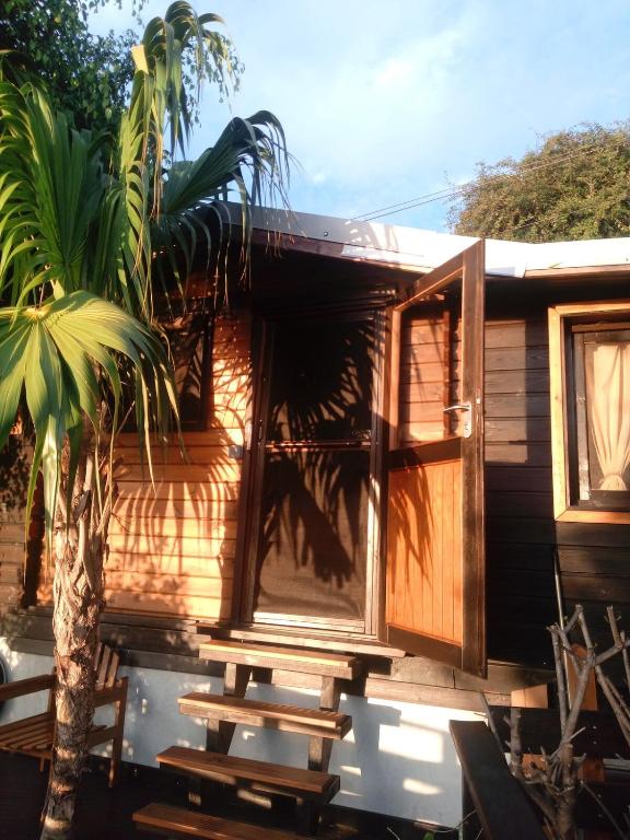 The Papangue's Nest, Saint-Leu