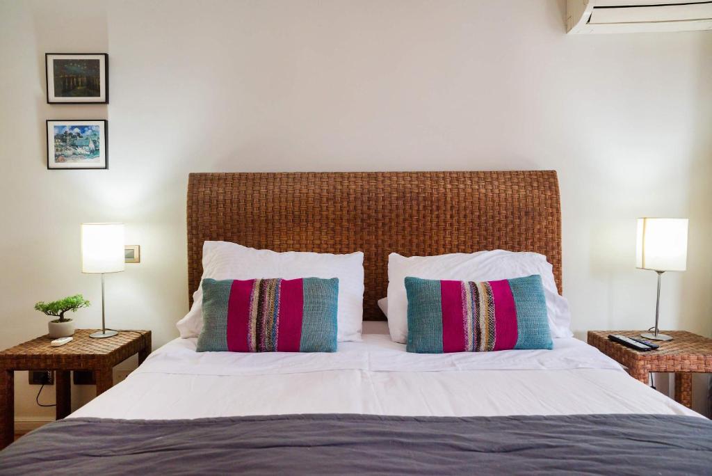 1BR in Las Condes Pool Access Near MUT - 2