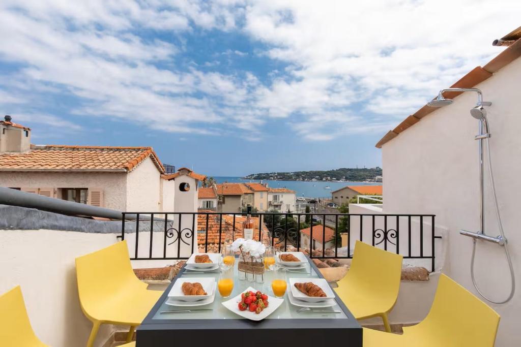 "Philomer Safranier" Historic Old-Town Apartments, Sea View and Terrace Options - 1