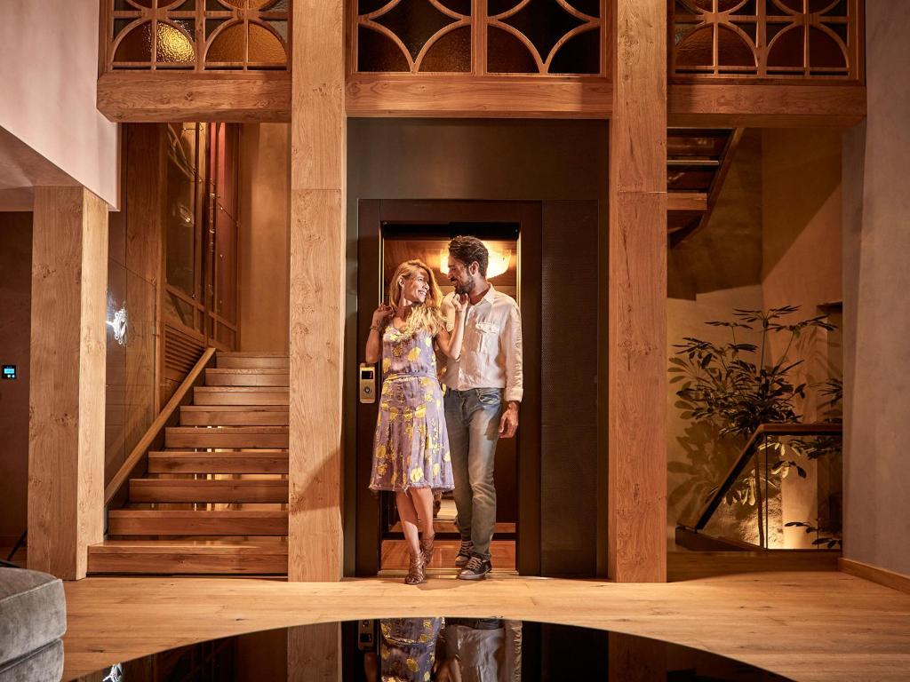 フロント・ロビー