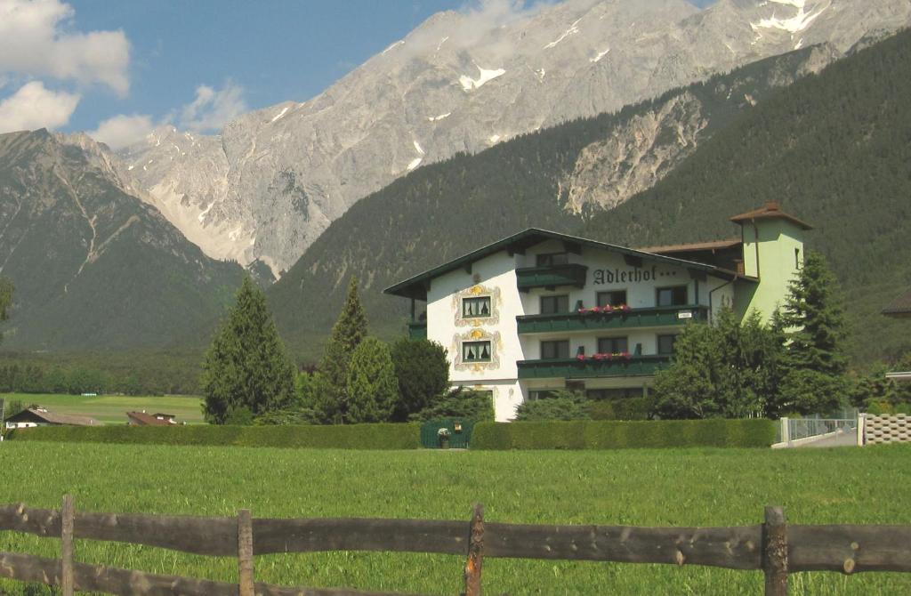Adlerhof am Sonnenplateau — Hotel in Wildermieming