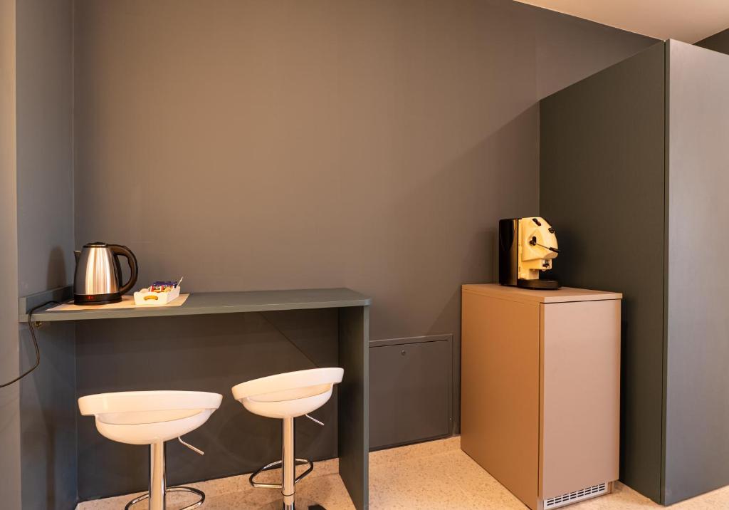 Floral Apartment - 2