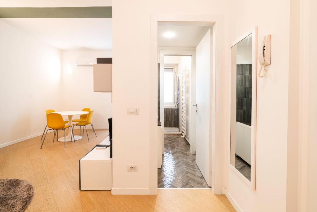 Roncaglia 25, Milano - 2