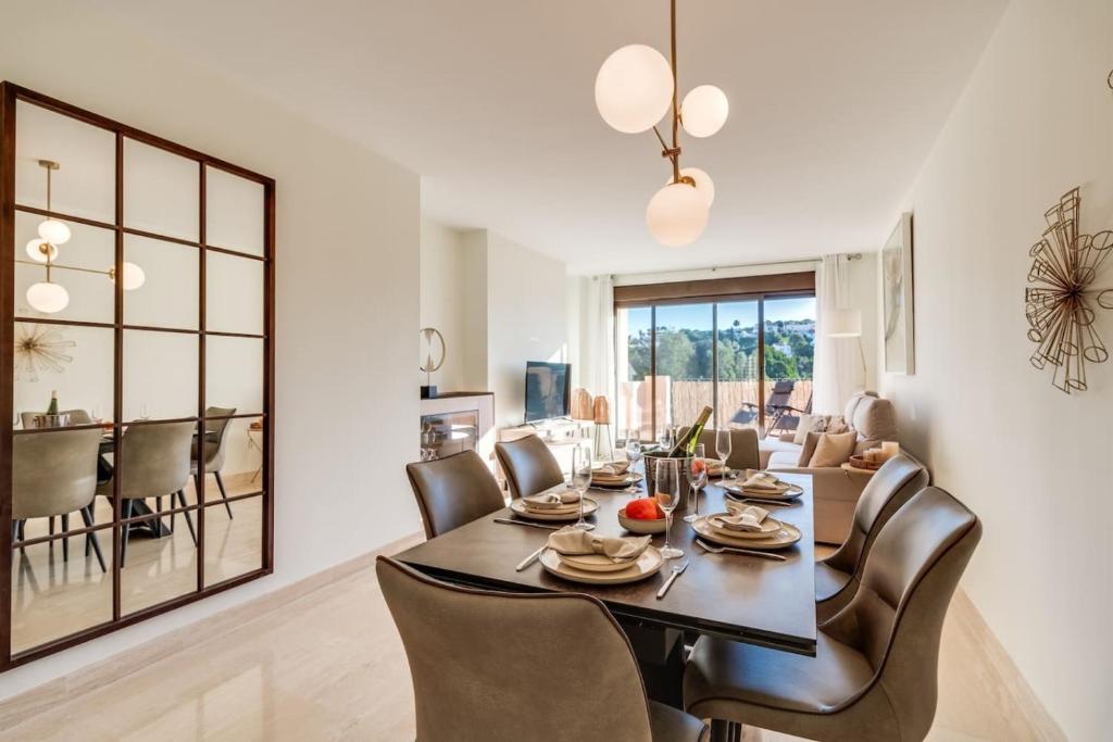 Estepona Golf 2BR Apartment - Private Terrace, Beautiful Views, Near Beach - 5