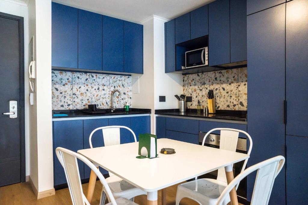 Elegant 1BR Retreat for 3 in Vibrant Las Condes - 4