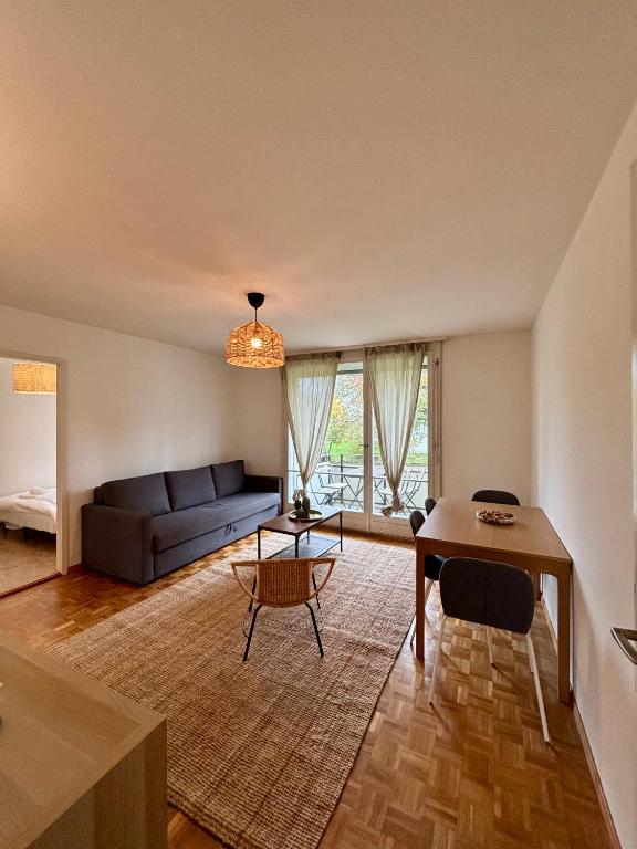 Simple and Cozy Flat in Zurich, Curych