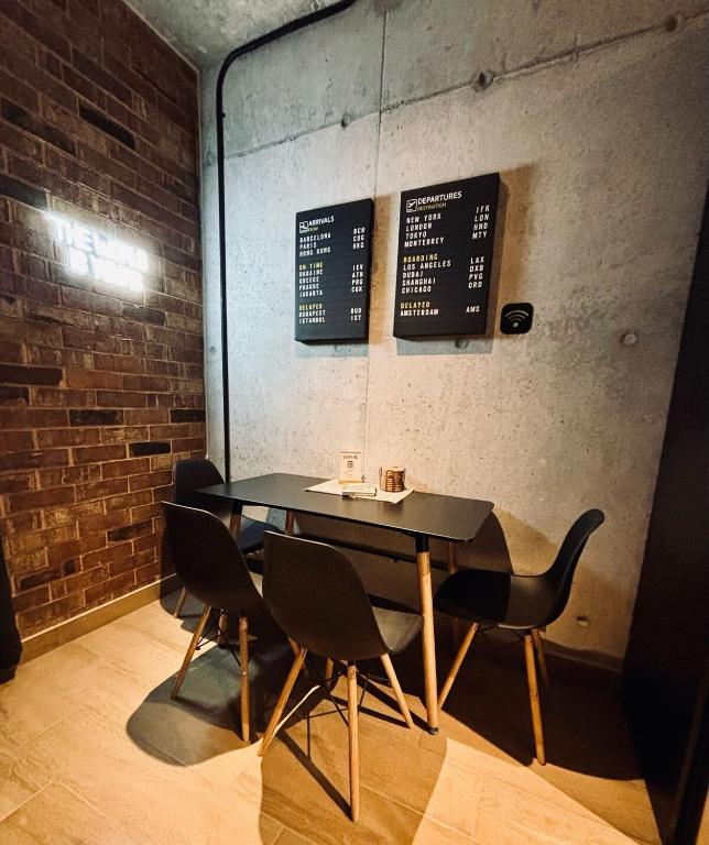 Travel VIP Lounge Themed Stay with Private Parking - 4