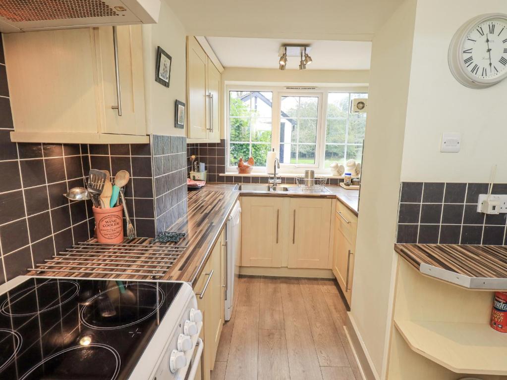 Smithy Cottage at Bowland Bridge photo 6