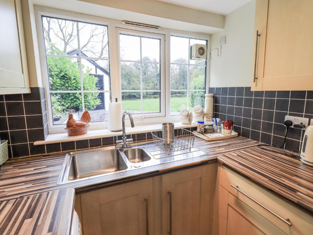 Smithy Cottage at Bowland Bridge photo 7
