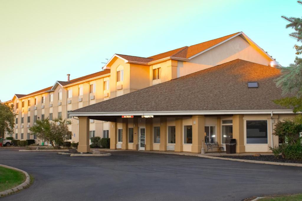 Baymont by Wyndham Howell/Brighton, Howell