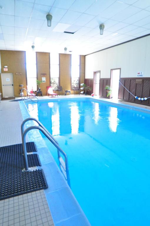 Monarch Mountain Lodge photo