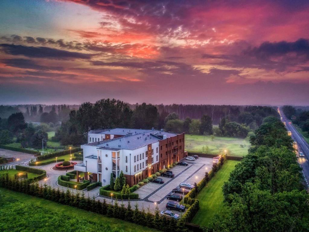 Mercure Wiazowna Brant, Wiązowna
