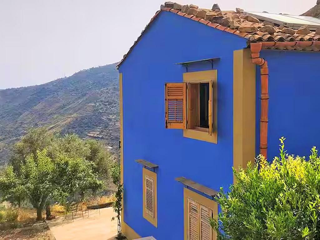 Nucidda - Country House with sea & mountain views, Reitano