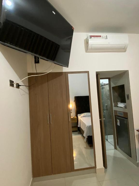 Hotel Raymondi - 3