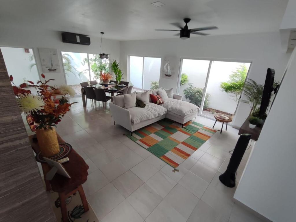 Casa Familiar con Jacuzzi - 2