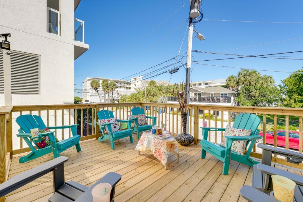 Colorful Townhome Steps to Clearwater Beach 전경