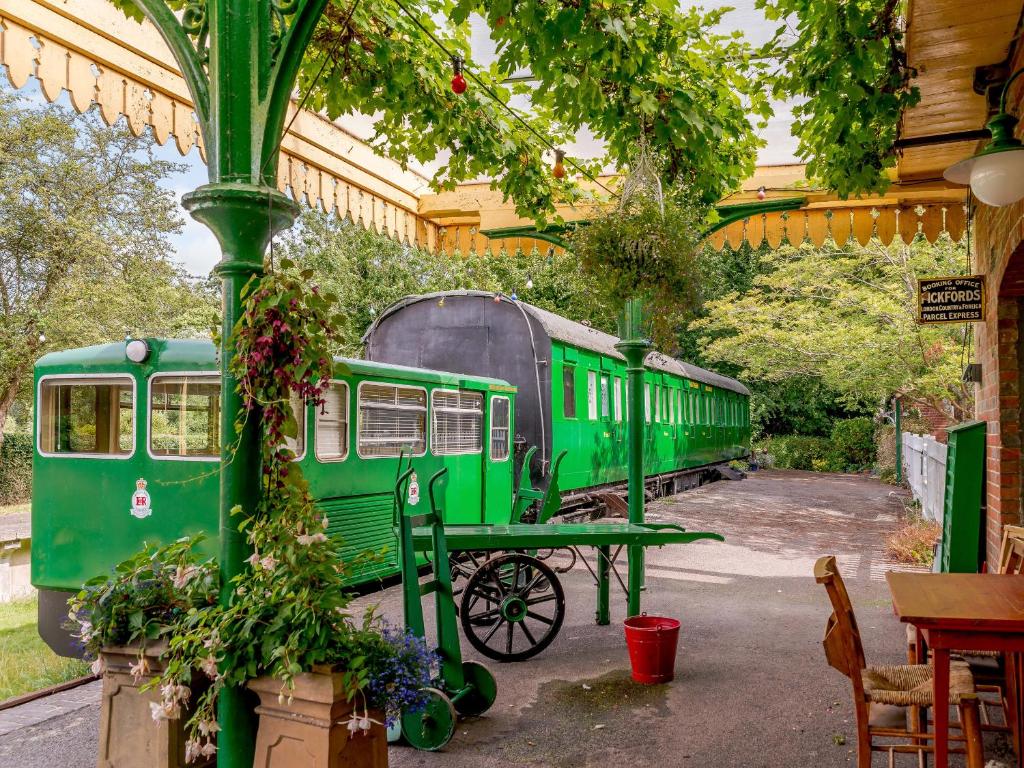 Sprat & Winkle, Horsebridge