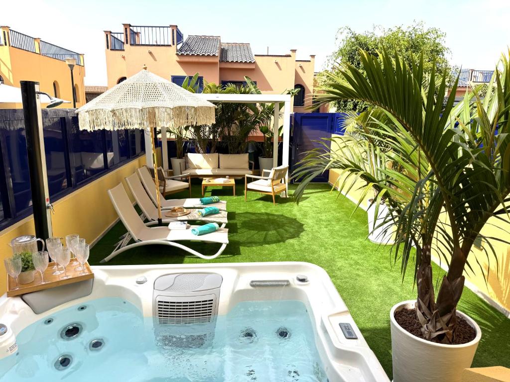 Oasis Beach Home Meloneras with jacuzzi - 1